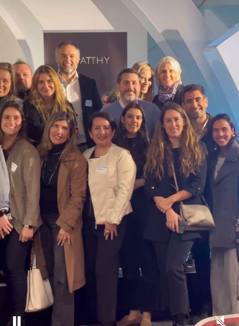 Fundación Umbrella Family Presente en el Lanzamiento en Chile de "Adventure Finance" versión en español, Hito en Chile de la destacada Líder de Impacto, Rosa Madera